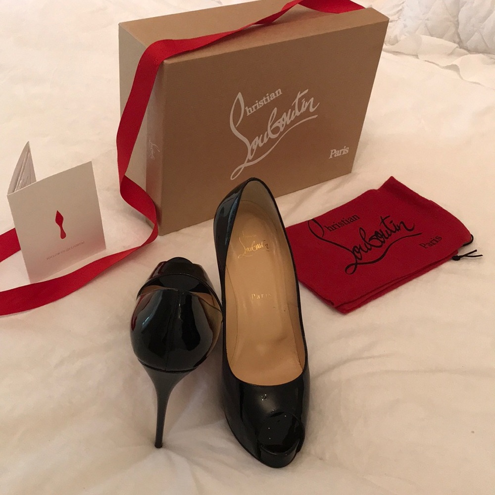 Christian Loubouton peep toe